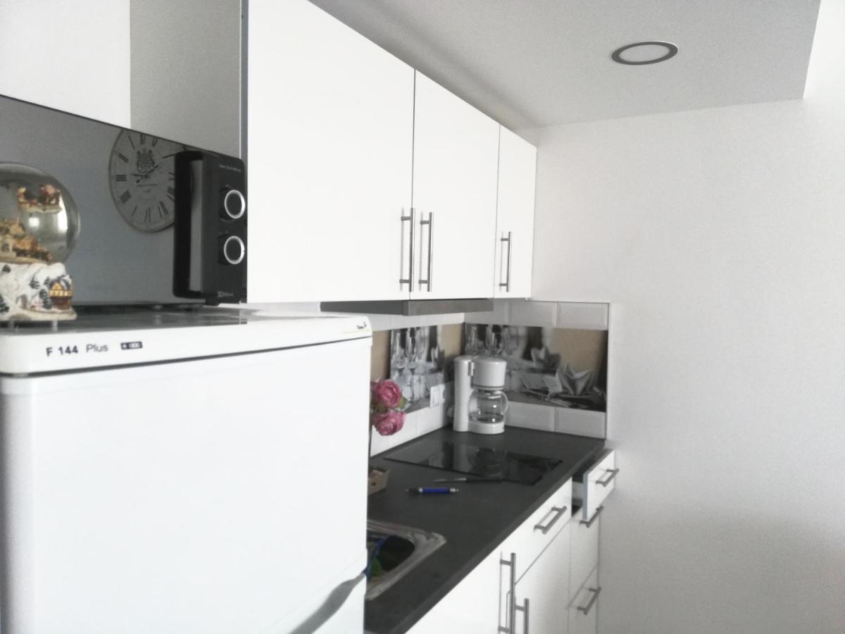 Beachfront Modern And Spacious Apartment ตอร์เรเวียคา ภายนอก รูปภาพ